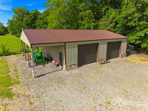 467281 Highway 100, Stilwell, OK – outside & the land, photo 9 of 12