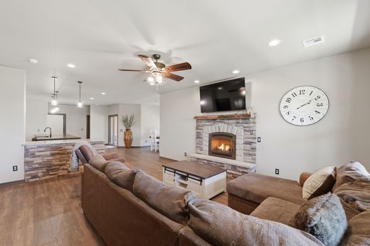 467281 Highway 100, Stilwell, OK – main home, photo 1 of 8